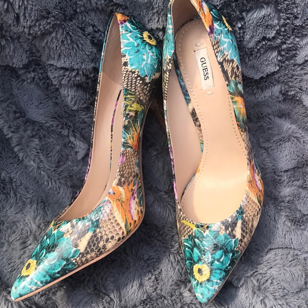 Guess heels so cute
